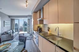 Downtown Toronto 1BR | Lake Views near CN Tower
