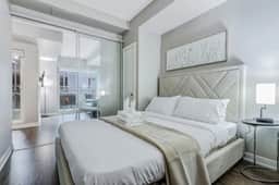 Downtown Toronto 1BR | Workspace, Walk Everywhere