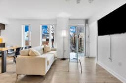 Downtown Toronto 2BR | Parking Included