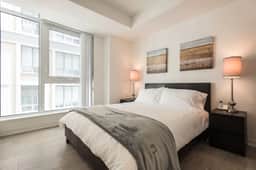 Executive Downtown 1BR | Dedicated Workspace