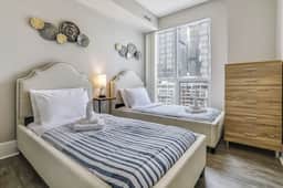 Executive Downtown 3BR | Prime Front St W