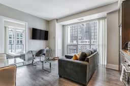 Executive Downtown 3BR | Prime Front St W