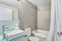 Luxury 2BR/2BA | High Floor at 300 Front St W