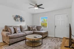 South Tampa Retreat | Pool, King Bed & Jacuzzi Tub