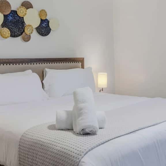 South Tampa 2BR Extended Stay Near TPA - Image 1