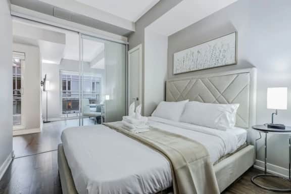 Downtown Toronto 1BR | Workspace, Walk Everywhere