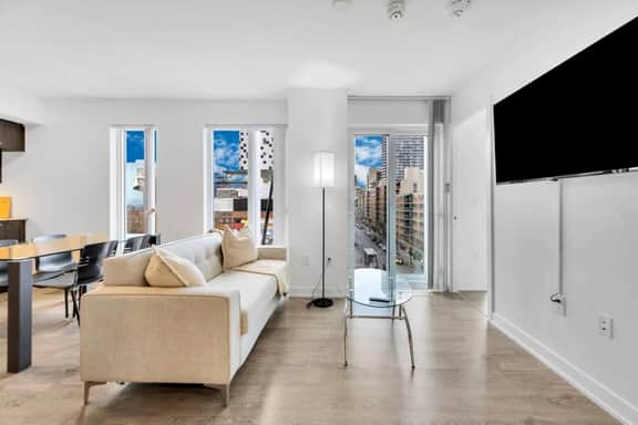 Downtown Toronto 2BR | Parking Included