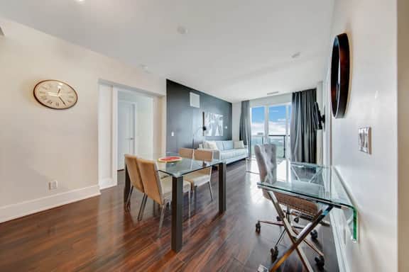 Downtown Toronto 2BR/2BA | Lake View | Workspace