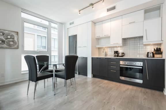 Executive Downtown 1BR | Dedicated Workspace