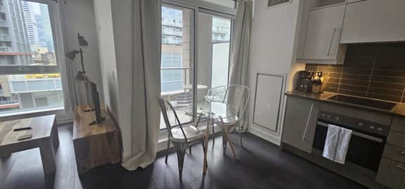Luxury Downtown 1BR | Richmond St W