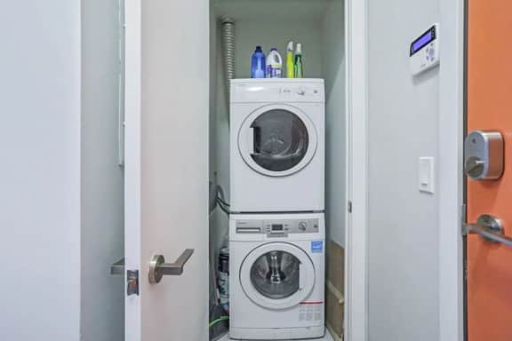 Luxury Downtown 1BR | Richmond St W