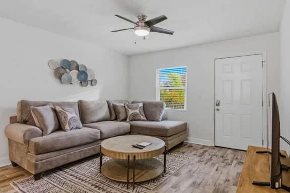 South Tampa 2BR Extended Stay Near TPA
