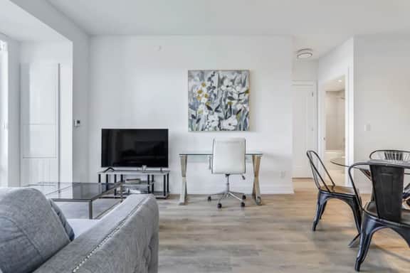 Upscale North York 2BR/2BA | Park Views & Highways