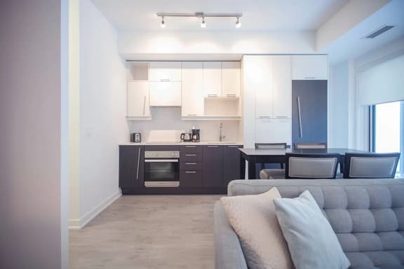 Downtown Toronto 1BR | Private Terrace