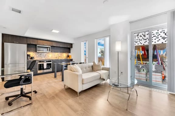 Downtown Toronto 2BR | Parking Included