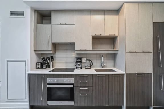 Luxury Downtown 1BR | Richmond St W